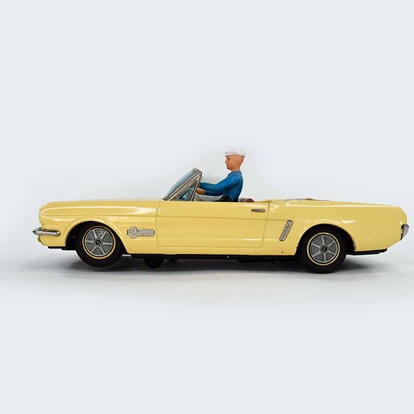 Alps Auto Doggie Mustang Convertible Battery Operated Tin Car 11