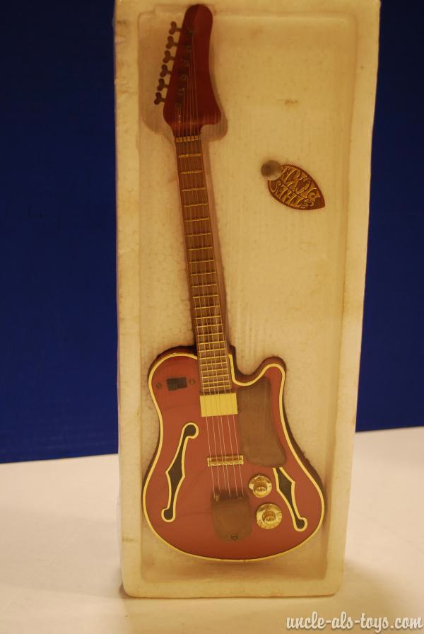 The Picker Guitar Transistor Radio 1