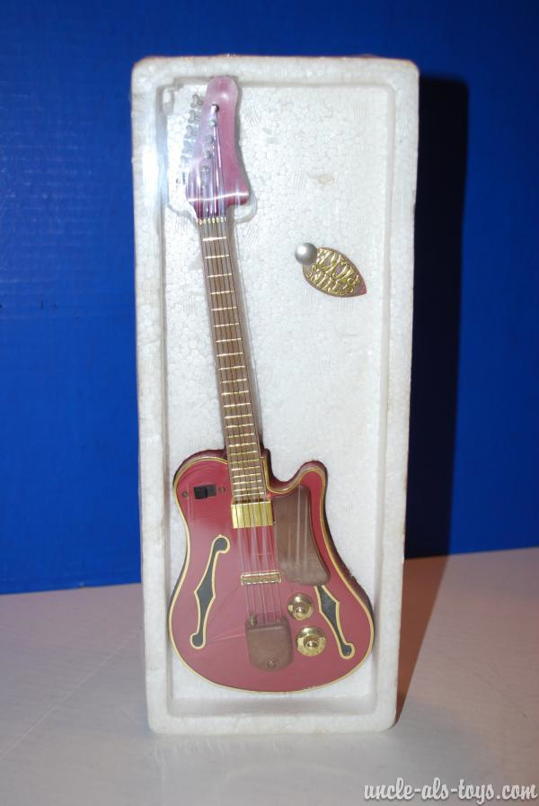The Picker Guitar Transistor Radio 2