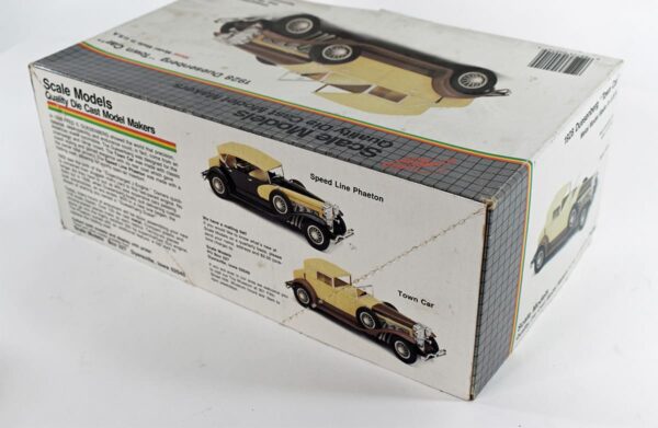 Scale Models Town Car (1)