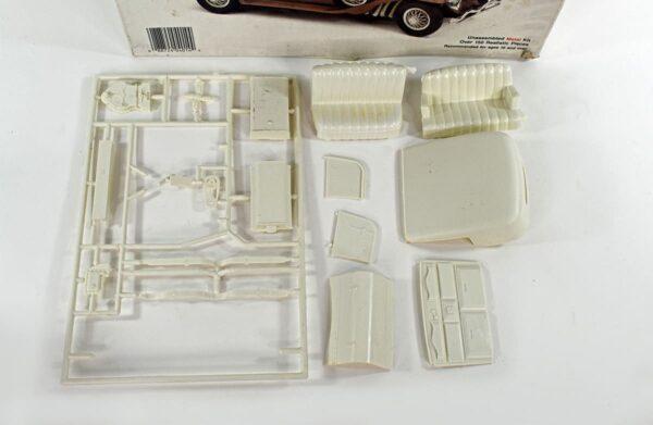 Scale Models Town Car 4