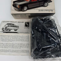 AMT ERTL Chevrolet C1500 454SS 1:25 Scale Plastic Model Kit