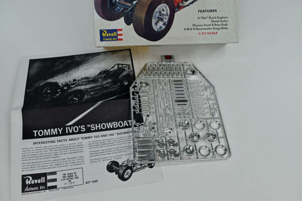 Revell Tommy Ivo 4 engine dragster (4)