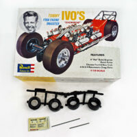 Revell Tommy Ivo 4 engine dragster (6)