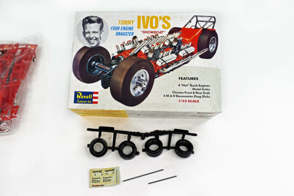 Revell Tommy Ivo 4 engine dragster (6)
