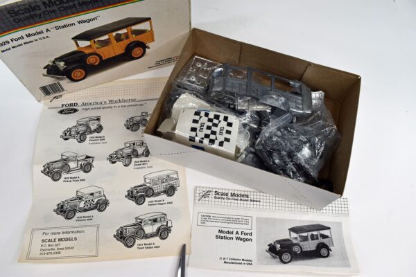 Scales Model Station Wagon 4 1