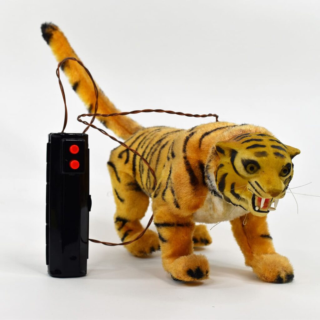 Battery operated sales tiger toy